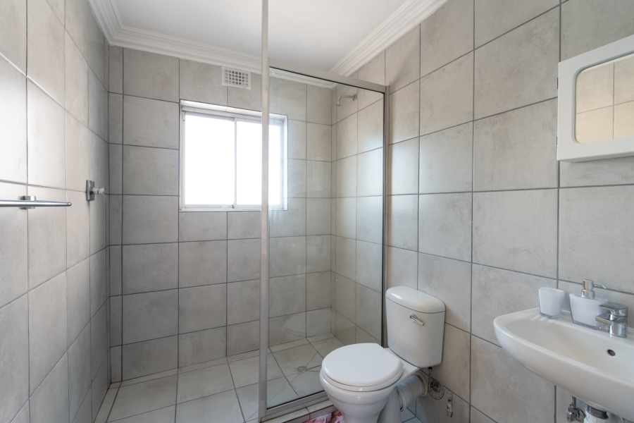 2 Bedroom Property for Sale in Oakdale Western Cape